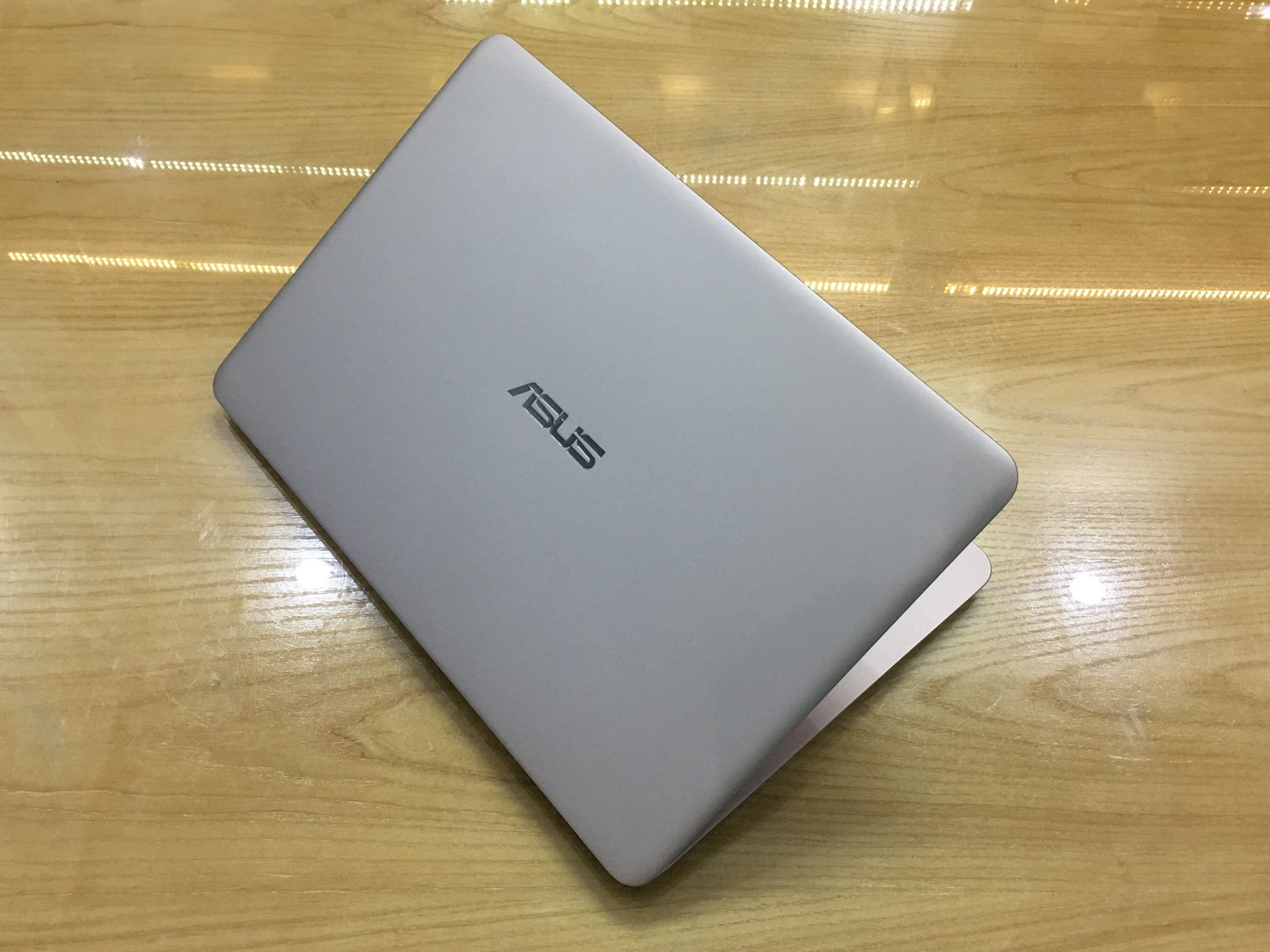 Laptop Asus UX305CA-FC036T Gold-4.jpg